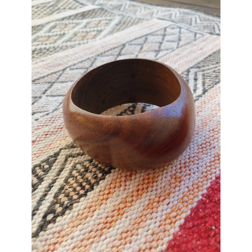 Vintage wooden bangle 🌼